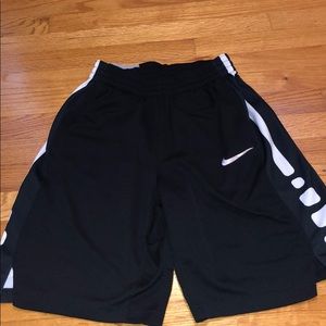 black nike basketball shorts